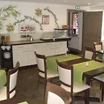 Du Koenigsbourg- Entre Vignes Et Chateau 3*