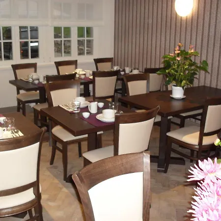 Du Koenigsbourg- Entre Vignes Et Chateau Hotel 3*