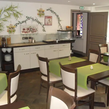 Du Koenigsbourg- Entre Vignes Et Chateau 3*